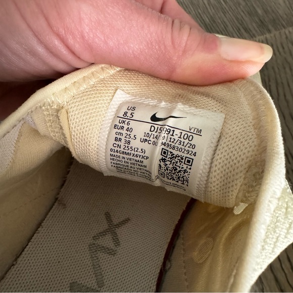 Nike Air Max 270 - Picture 11 of 11